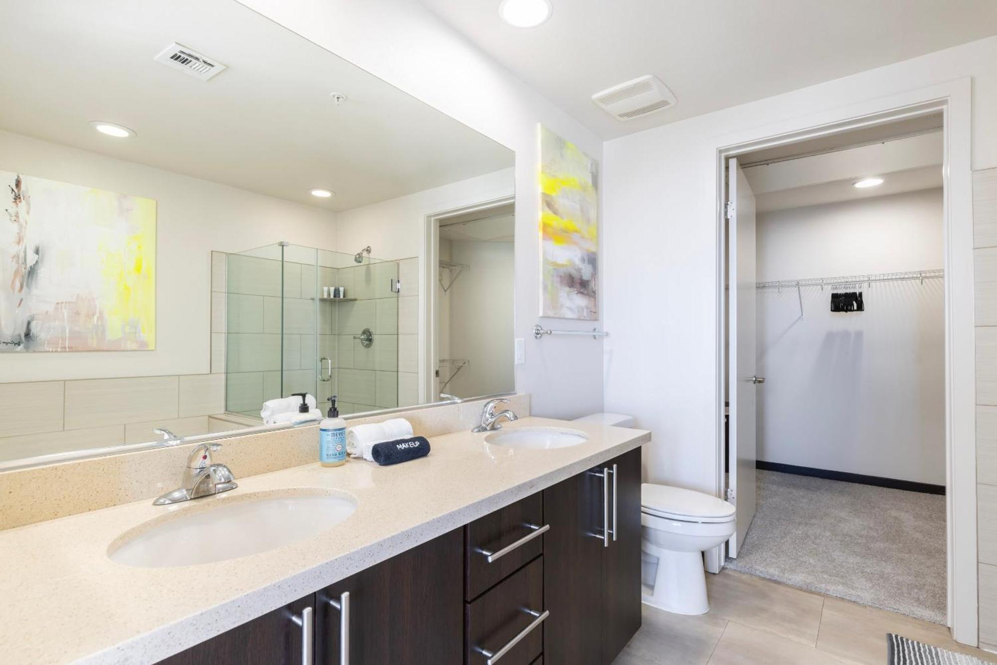 2br West Hollywood Jetliner Views *